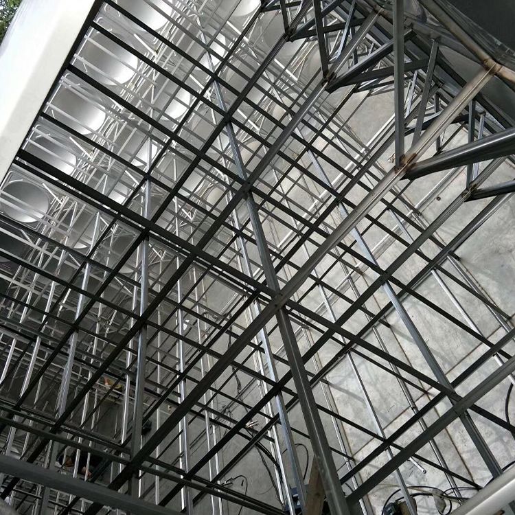 不銹鋼水箱和玻璃水箱哪個好？