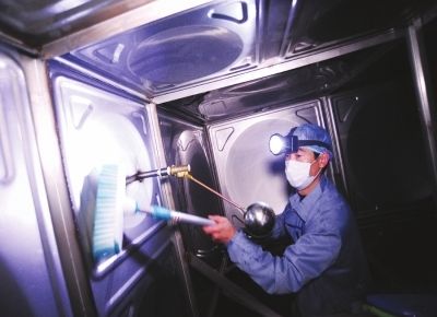 水箱清洗11.jpg 水箱清洗11.jpg